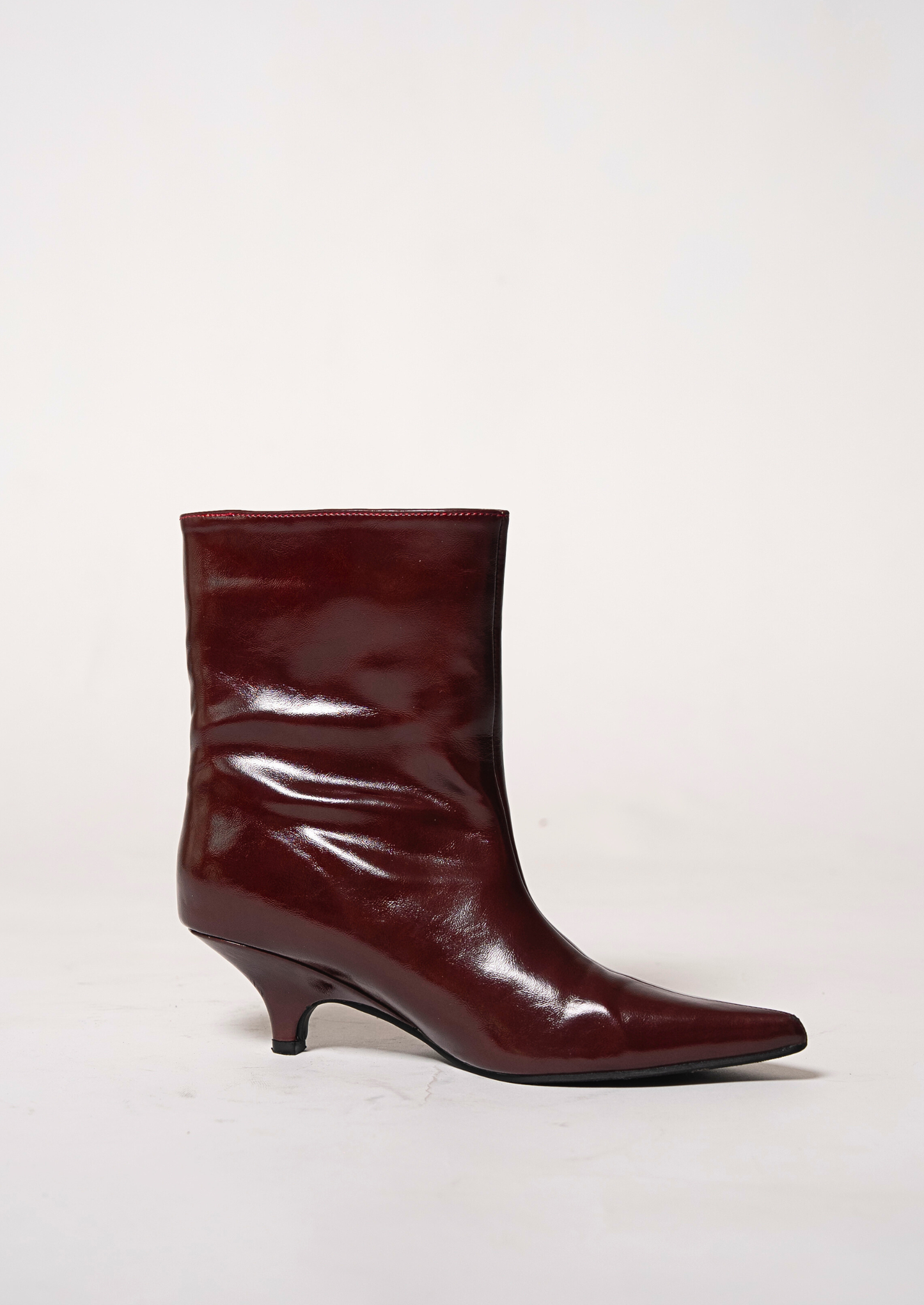 Siena - Botín de charol acabado en punta