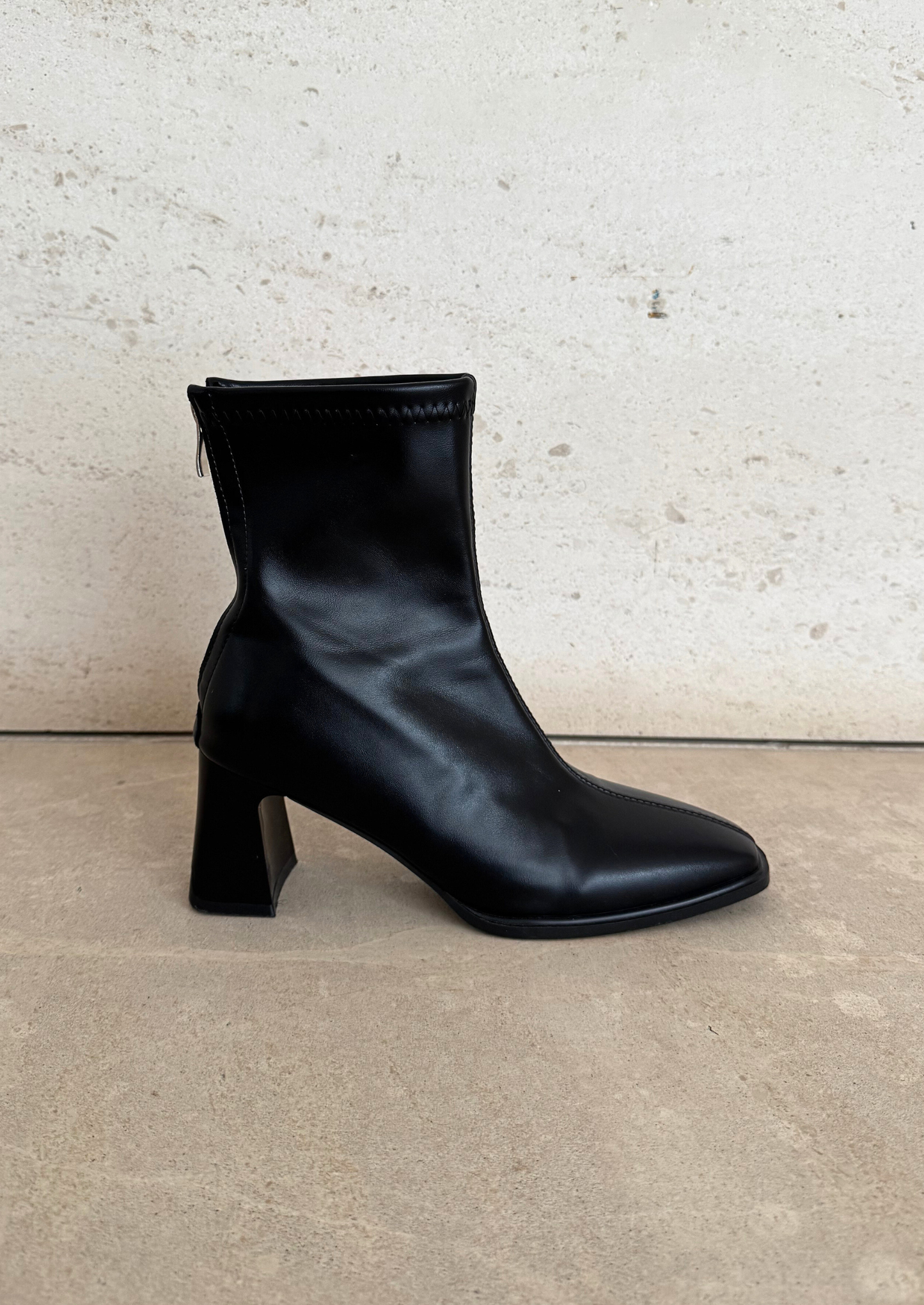 Vera - Botín de punta cuadrada con cremallera trasera