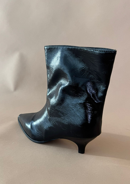 Siena - Botín de charol acabado en punta