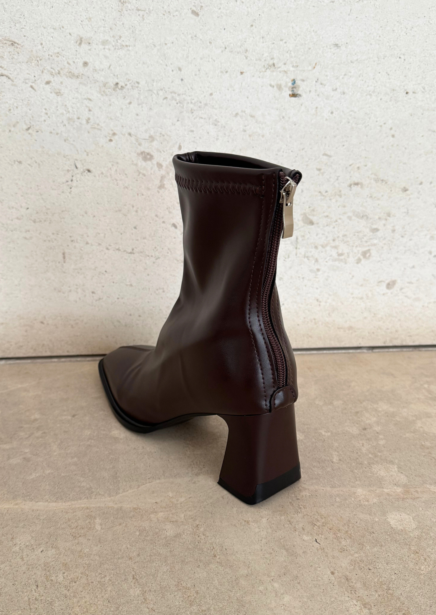 Vera - Botín de punta cuadrada con cremallera trasera