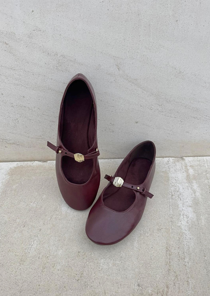 Yasmine - Bailarina estilo Mary Jane con broche dorado en el empeine