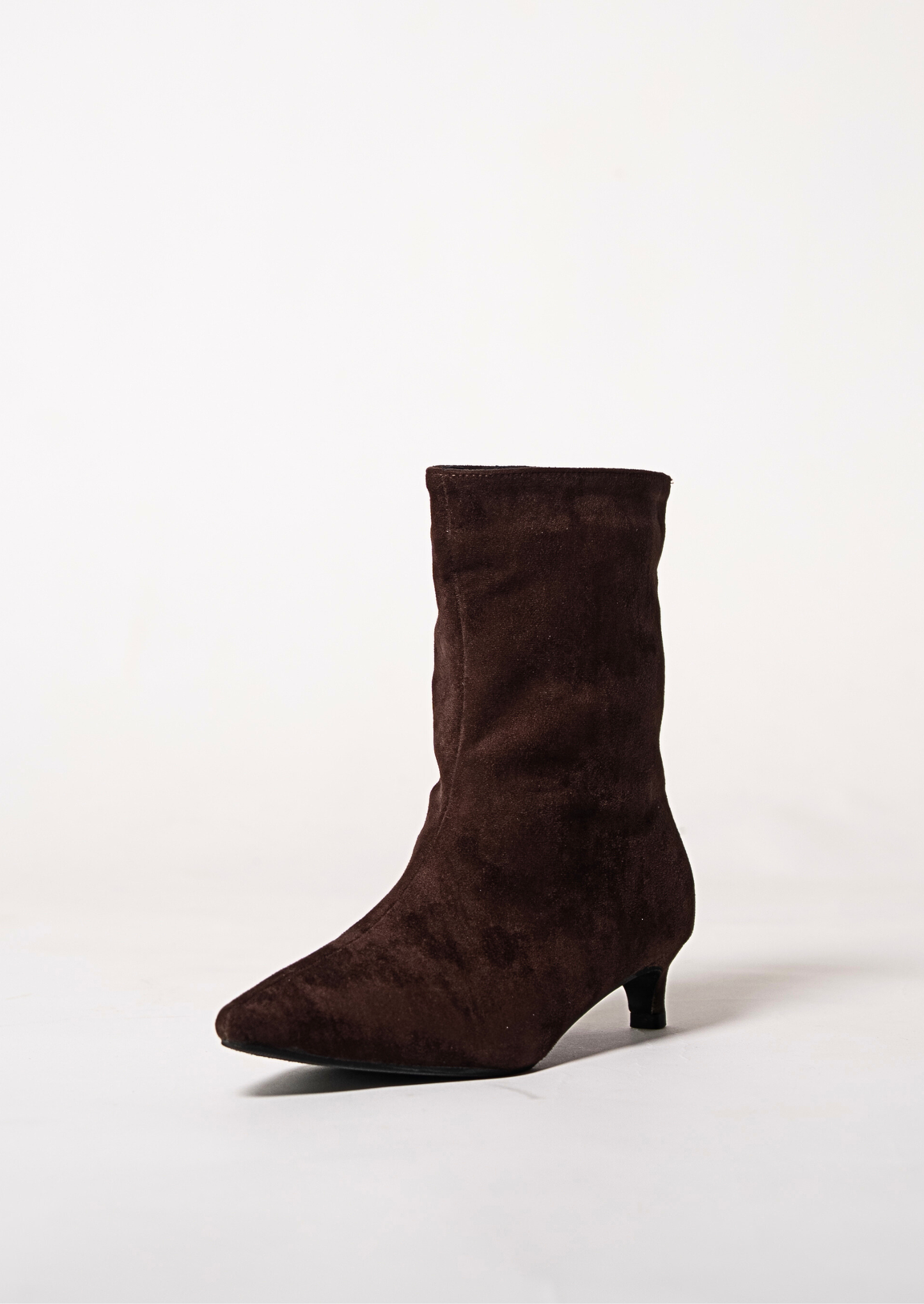 Yasmine - Botín de ante de tacón bajo