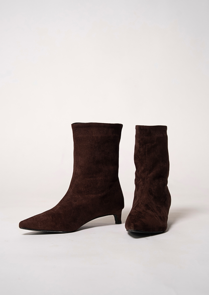 Yasmine - Botín de ante de tacón bajo