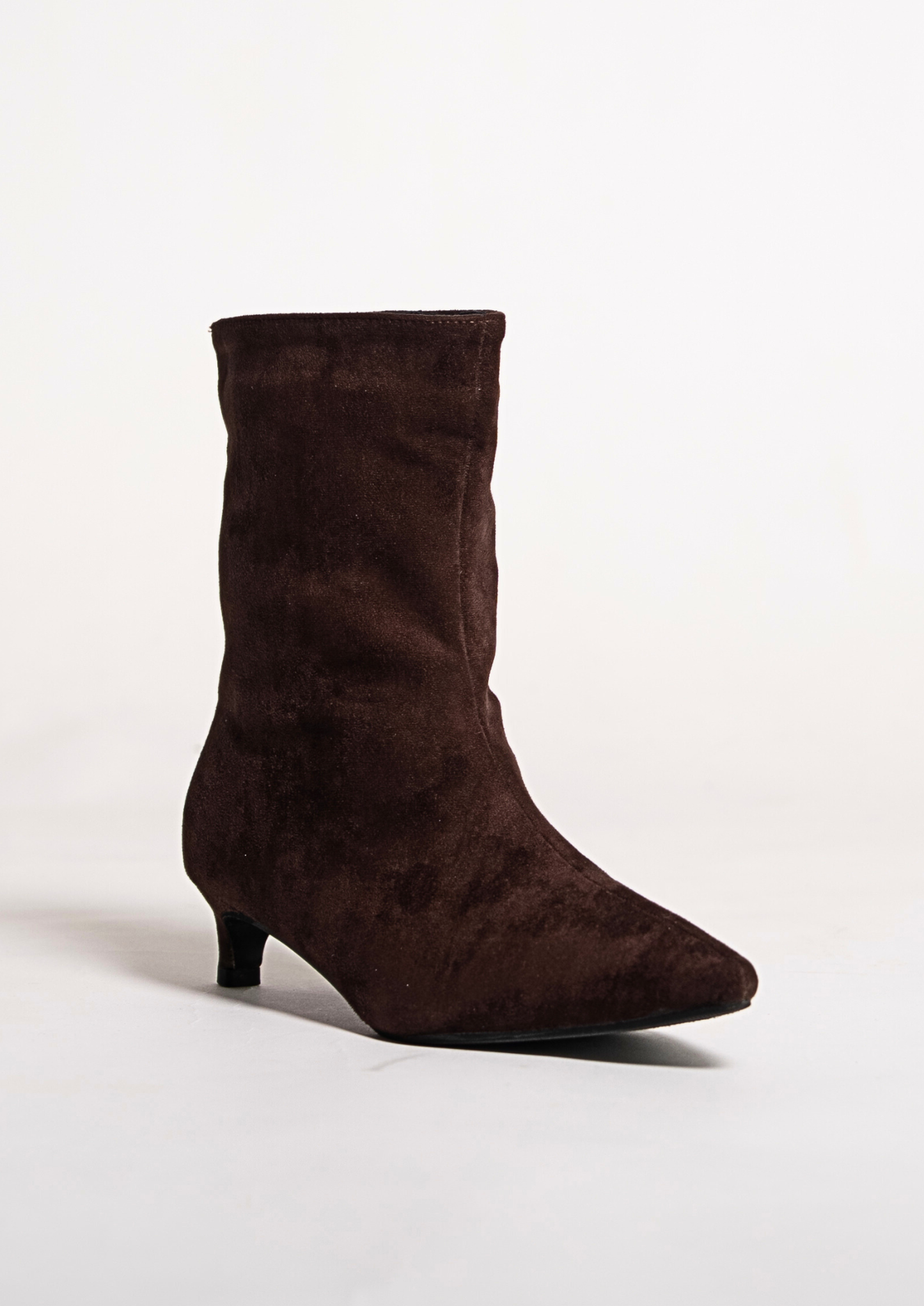 Yasmine - Botín de ante de tacón bajo