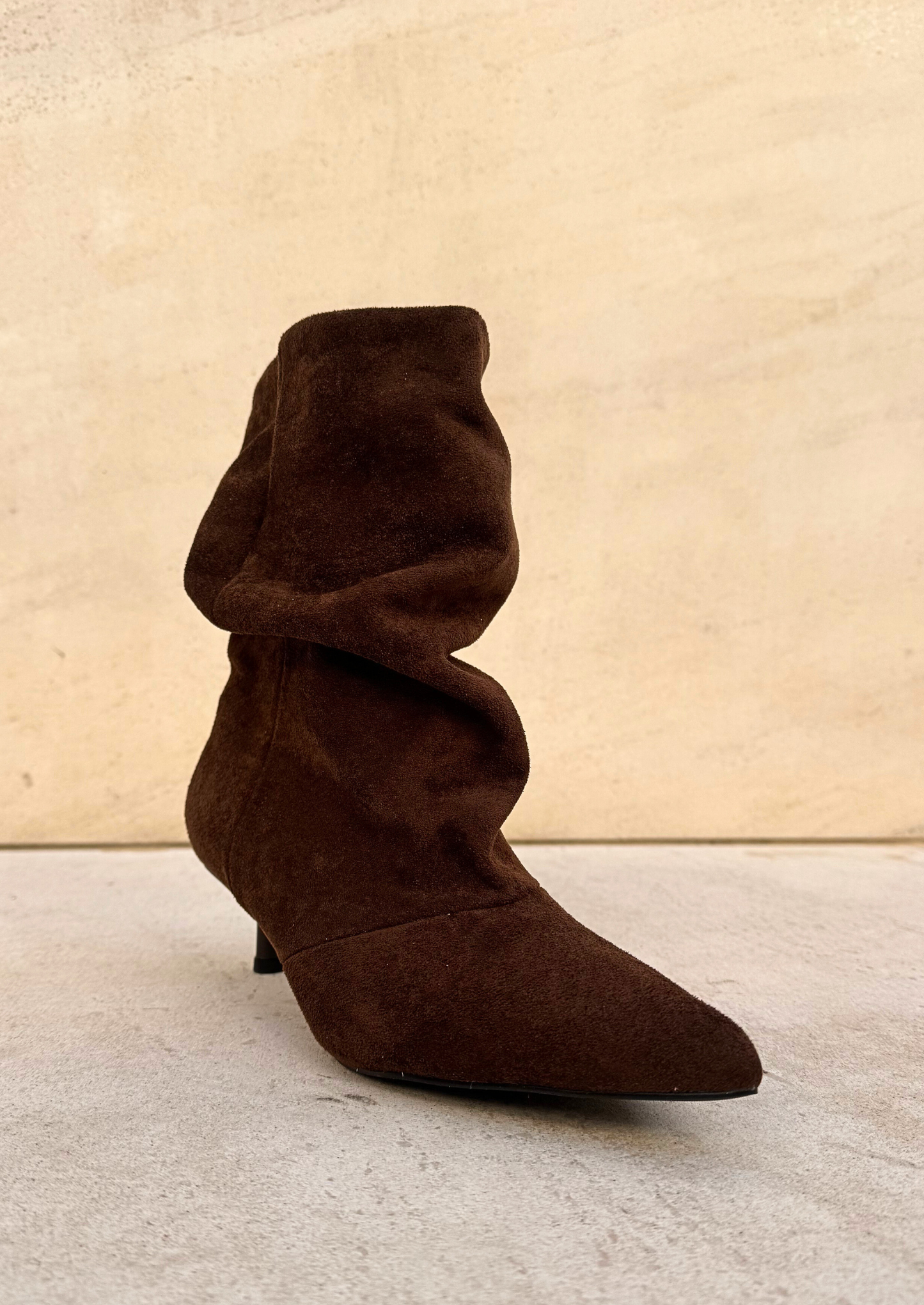 Aina - Botín de serraje con detalles fruncidos en la caña